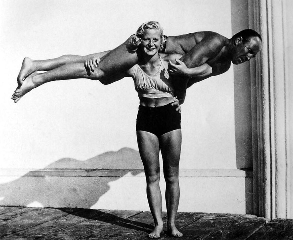 Abbye Eville: Life Story and Fabulous Photos of the Queen of Muscle Beach