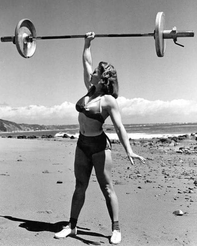 Abbye Eville: Life Story and Fabulous Photos of the Queen of Muscle Beach