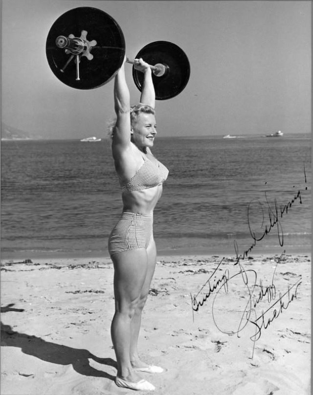 Abbye Eville: Life Story and Fabulous Photos of the Queen of Muscle Beach