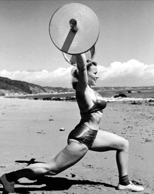 Abbye Eville: Life Story and Fabulous Photos of the Queen of Muscle Beach