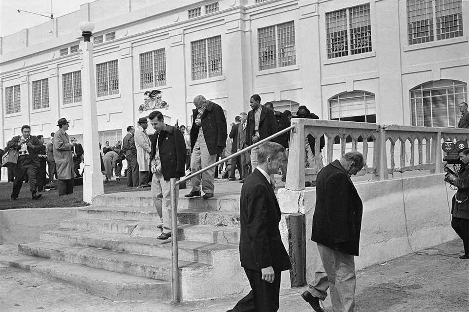 News Crews Capture the Prisoners Every Step