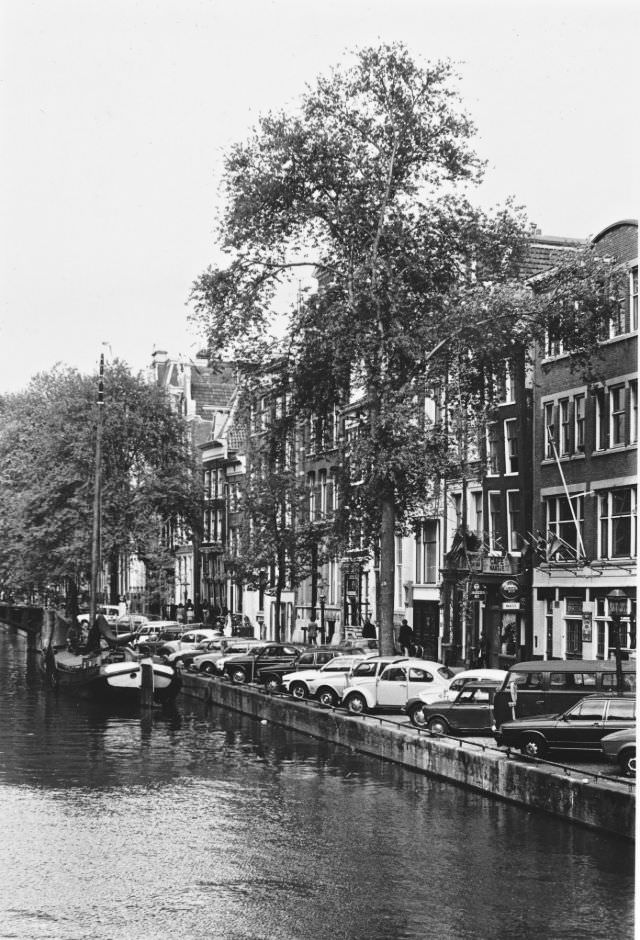 Amsterdam houseboat, 1970s