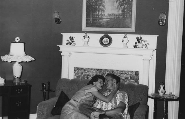 Life of an Arizona Family in the Early 1950s Through Fabulous Vintage Photos