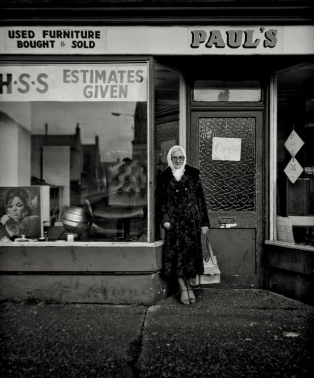 Selling baby clothes, Hawthorn Road, 1979