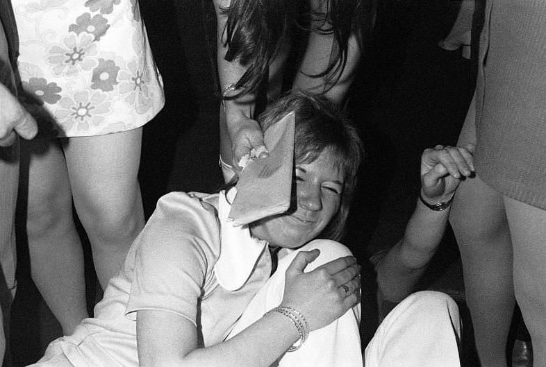 Fabulous Photos of Students Partying in Belfast, 1970