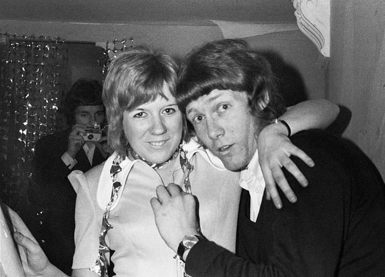 Fabulous Photos of Students Partying in Belfast, 1970