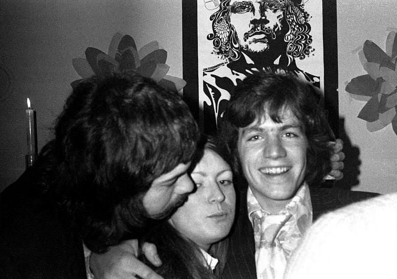 Fabulous Photos of Students Partying in Belfast, 1970