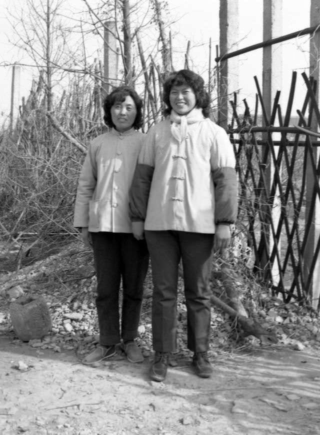 Stunning Photos of Street Scenes and Everyday Life of China in 1982