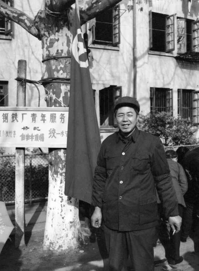 Stunning Photos of Street Scenes and Everyday Life of China in 1982