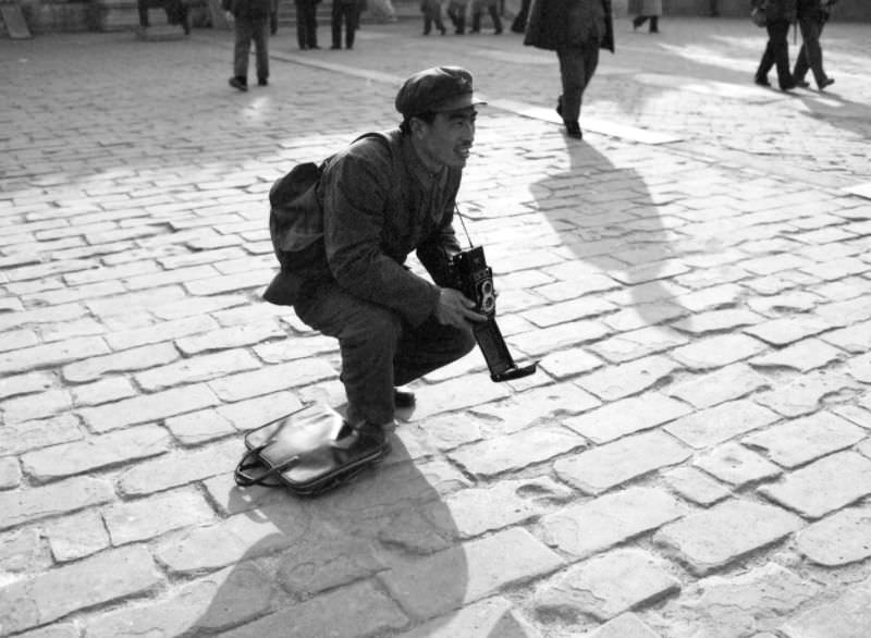 Stunning Photos of Street Scenes and Everyday Life of China in 1982