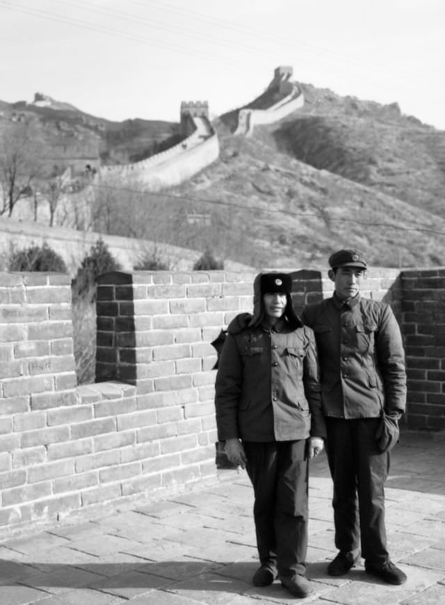 Stunning Photos of Street Scenes and Everyday Life of China in 1982