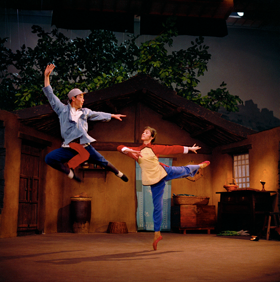 Beautiful Photos of Chinese Operas During the Cultural Revolution in the 1960s and 1970s