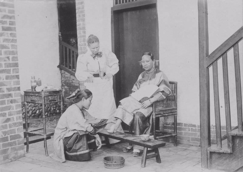 Bound Feet: Horrible Body Modification that Chinese Women Practiced for One Thousand years