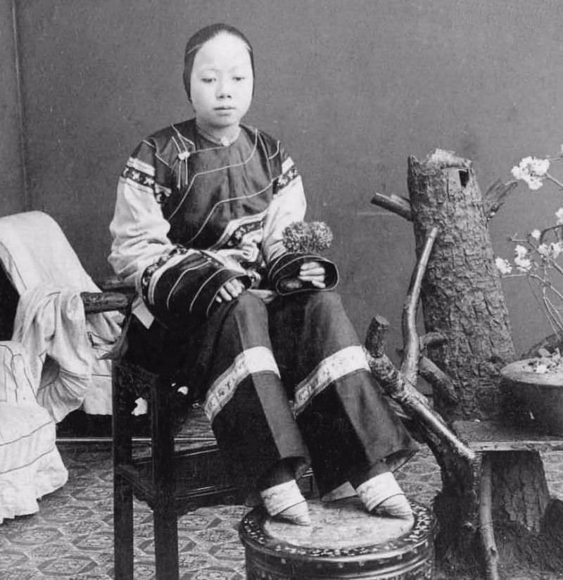 Bound Feet: Horrible Body Modification that Chinese Women Practiced for One Thousand years