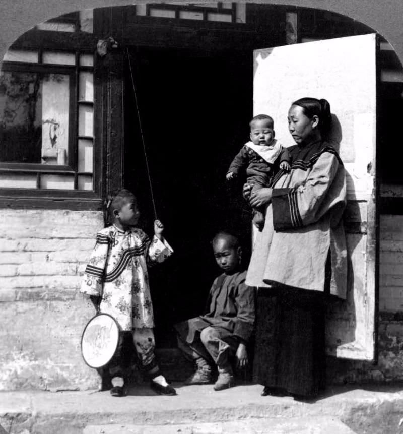 Bound Feet: Horrible Body Modification that Chinese Women Practiced for One Thousand years