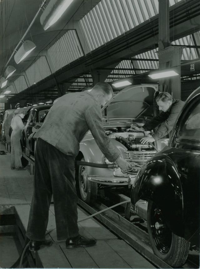 Fueling finished cars, 1951