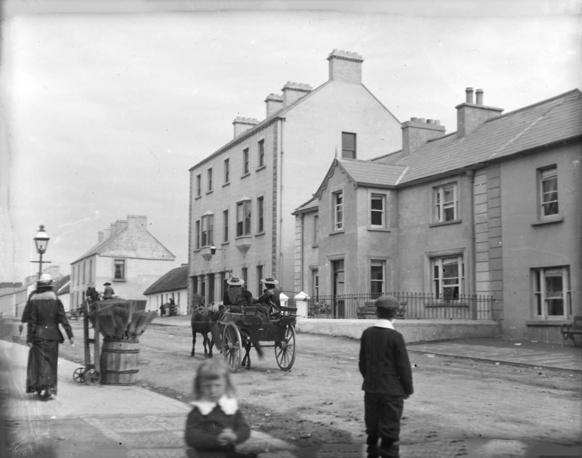 Everyday Life in Dublin, Ireland at the Turn of the 20th Century