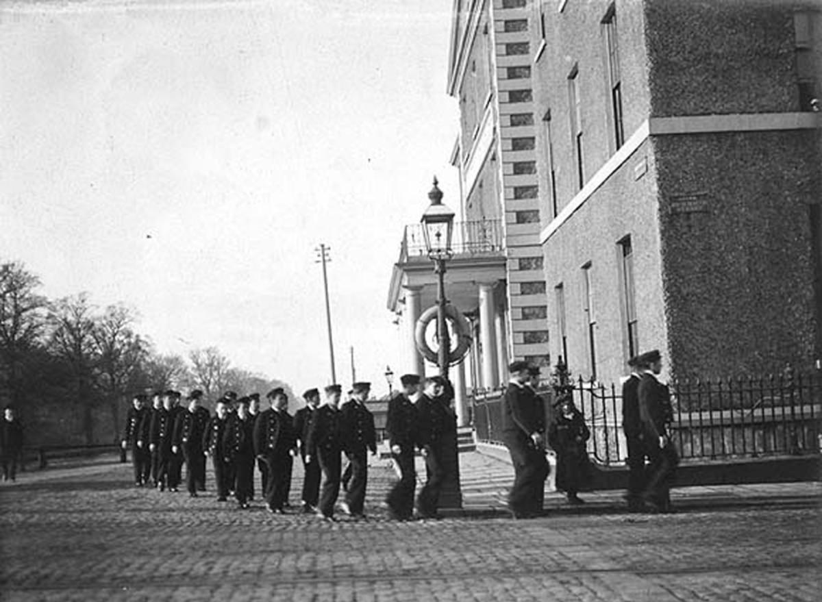 Everyday Life in Dublin, Ireland at the Turn of the 20th Century