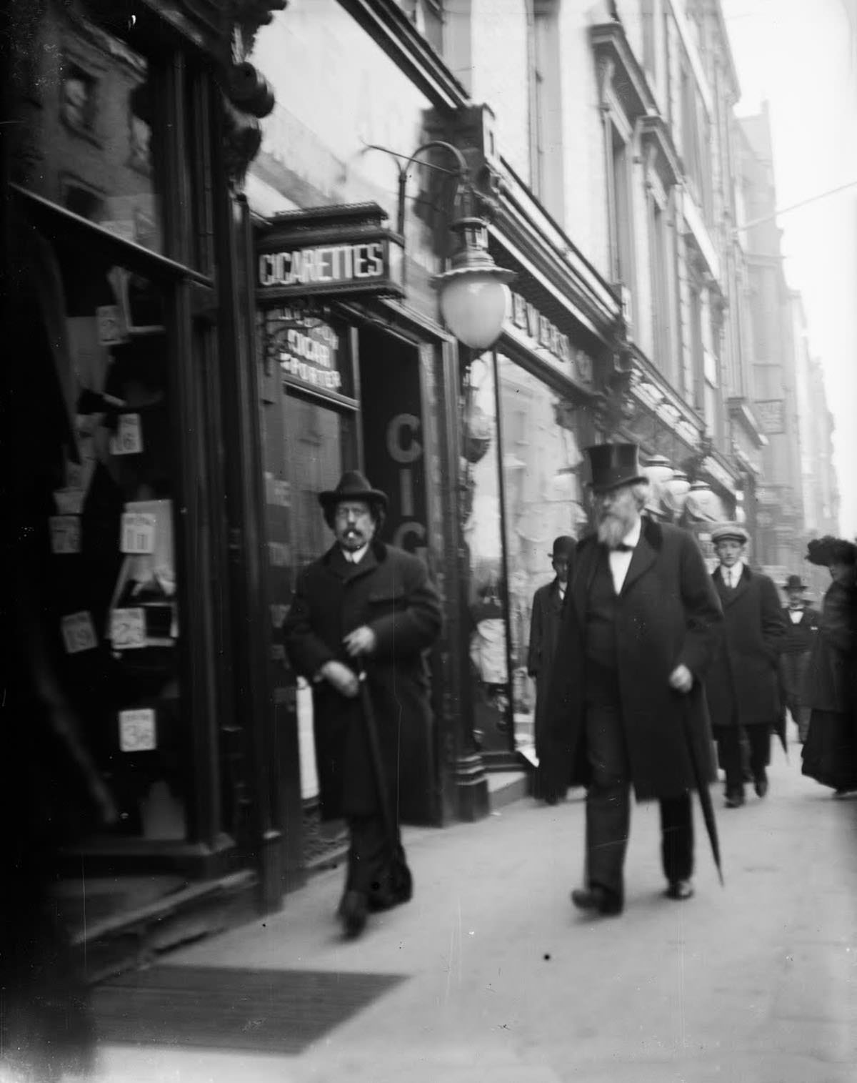 Everyday Life in Dublin, Ireland at the Turn of the 20th Century