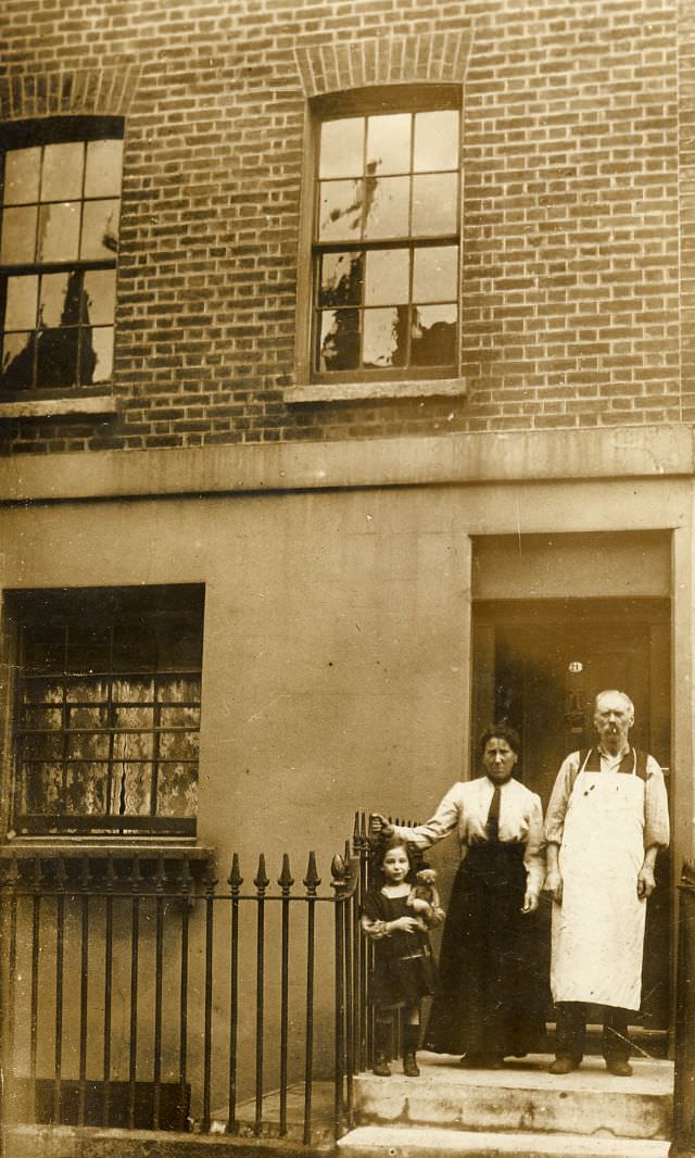 A 1914 House at 24 Linhope Street, Upper Park Place, London to Mrs. Ward in Dumfries
