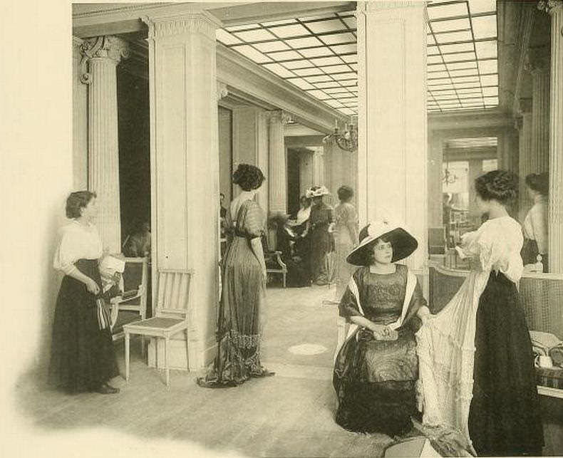 Edwardian Paris Fashion Houses: Stunning Photos of Beautiful Ladies in Tailor Stores in the 1910s