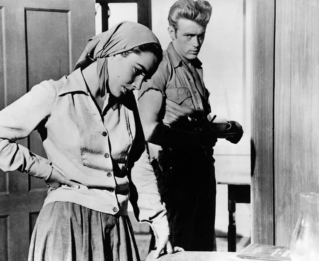 Elizabeth Tayor and James Dean on the set of the movie 'Giant', 1955