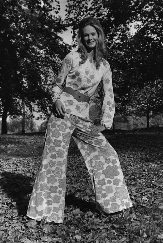 Jean Farquoson models a printed culottes and top in lightweight 'Simplene'.