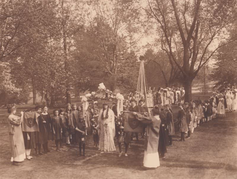 Girton School for Girls May Revels, 1914, The Pageant