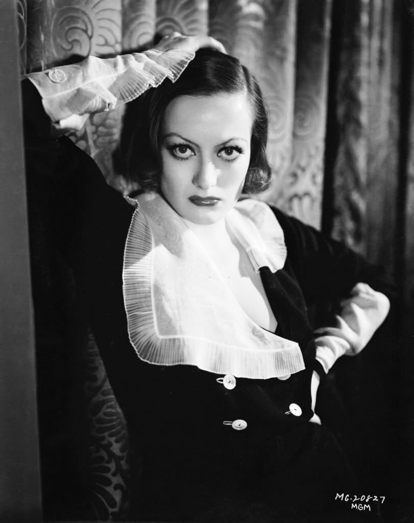 Joan Crawford in costume for her role in 'Grand Hotel'.
