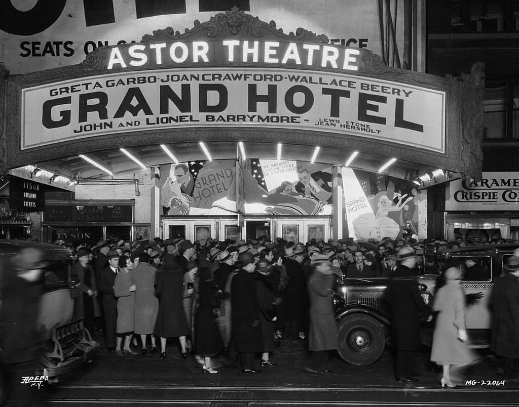 Crowds outside the Astor Theatre in New York for the premiere of 'Grand Hotel', 1932