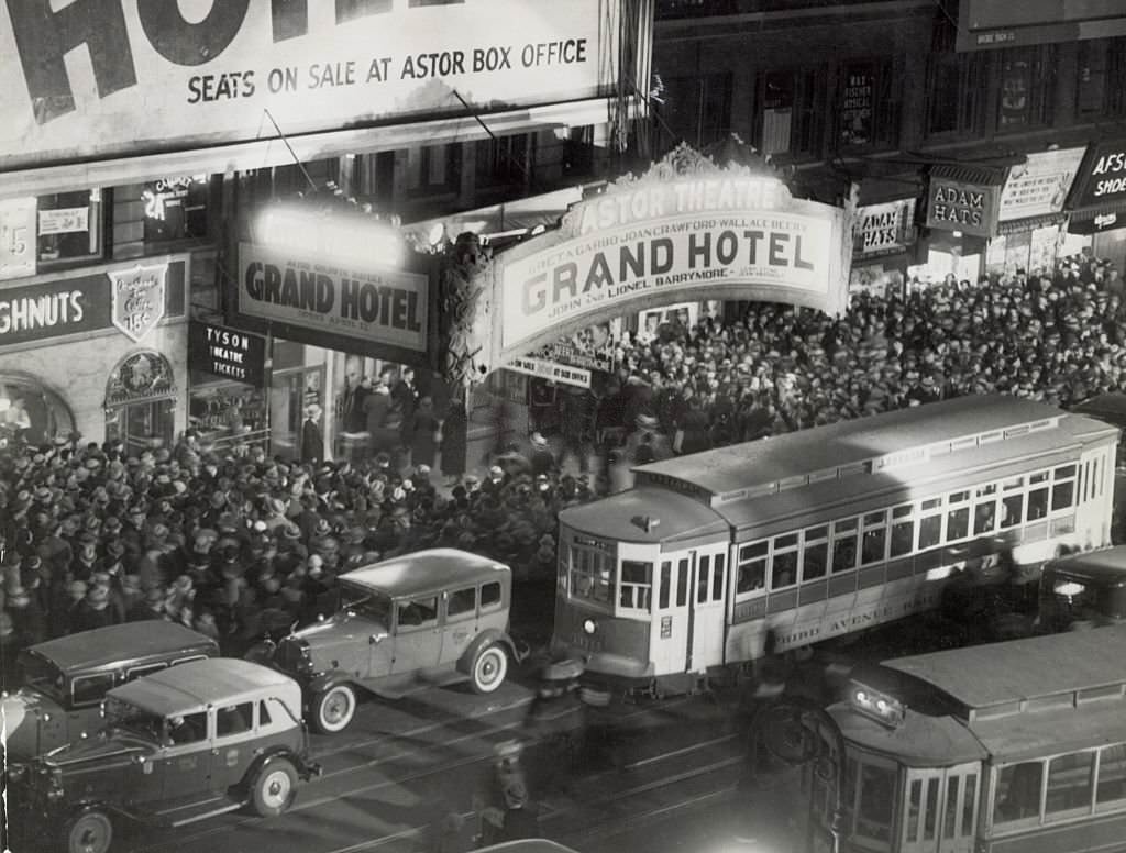 The movie premiere of th 1932 film Grand Hotel.