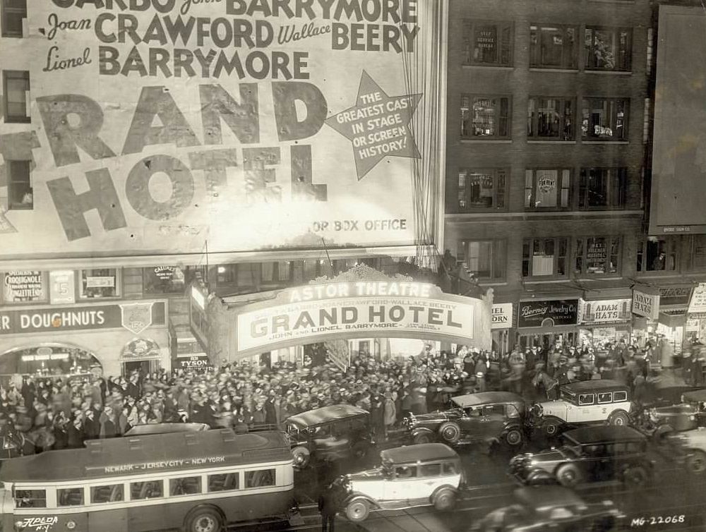 Opening night of the movie 'Grand Hotel' on Times Square, 1932