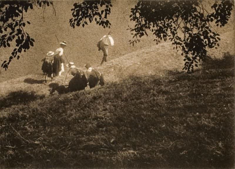 Ethereal and Dreamlike Autochrome Photography of Heinrich Kühn from the 1900s