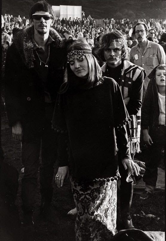 Life of Hippies and Rebellious Youth of San Francisco in 1960s