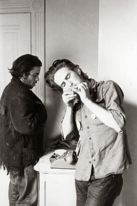 Life of Hippies and Rebellious Youth of San Francisco in 1960s
