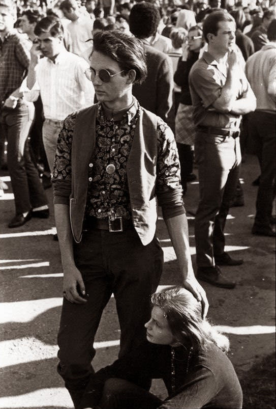 Life of Hippies and Rebellious Youth of San Francisco in 1960s