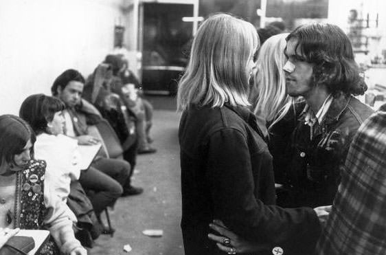 Life of Hippies and Rebellious Youth of San Francisco in 1960s