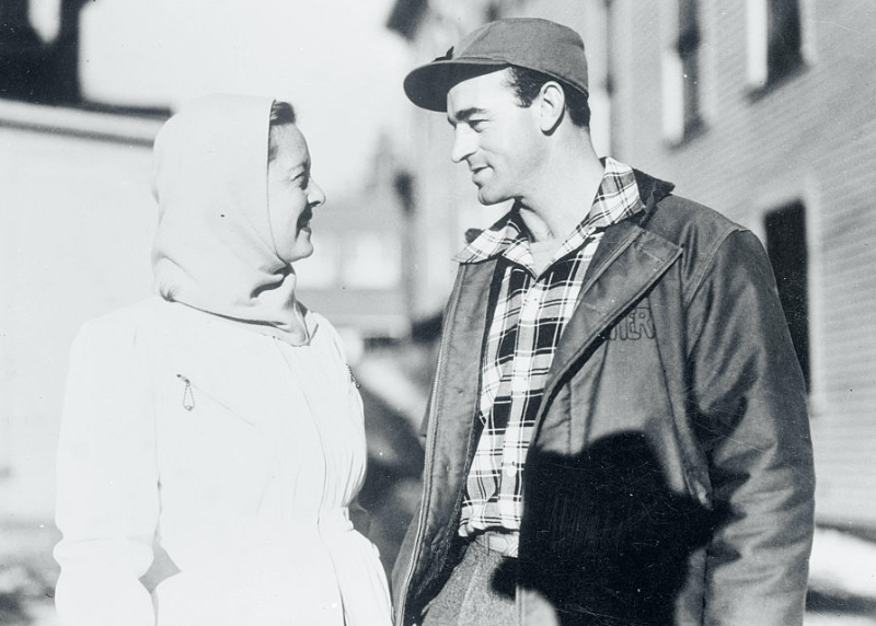 Bette Davis and William Sherry spent their honeymoon in Mexico City, and ended it in the White Mountains of New Hampshire in 1945