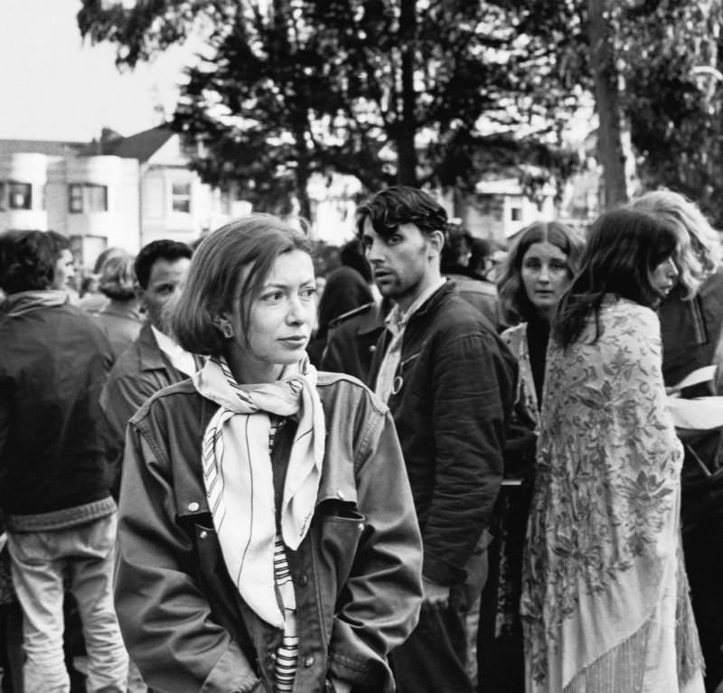 Joan Didion: Life Story and Fabulous Photos of the Legendary American Writer