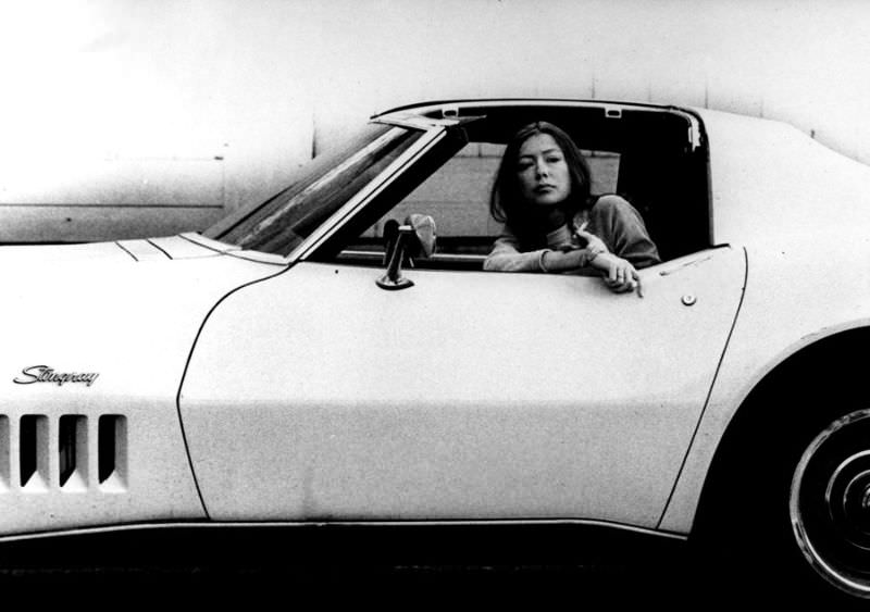 Joan Didion: Life Story and Fabulous Photos of the Legendary American Writer