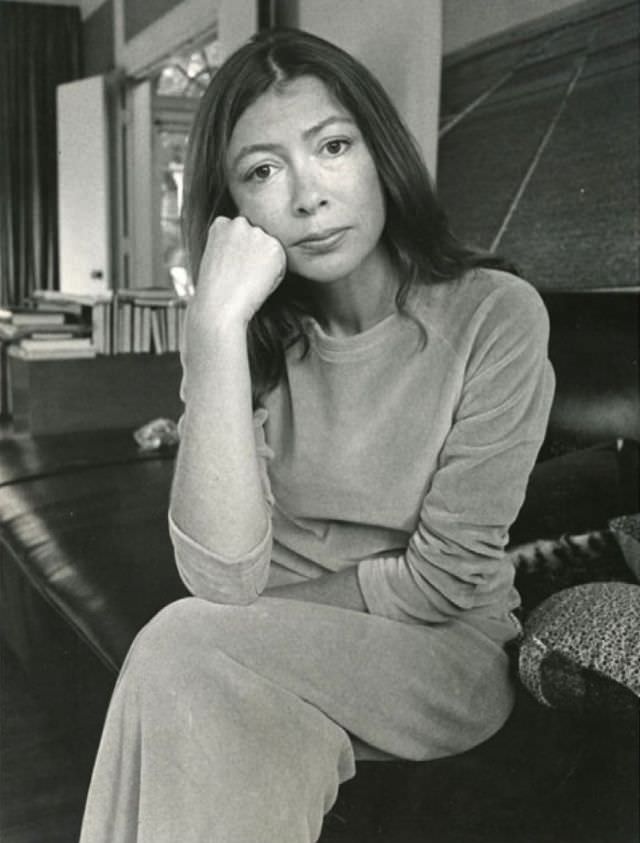 Joan Didion: Life Story and Fabulous Photos of the Legendary American Writer