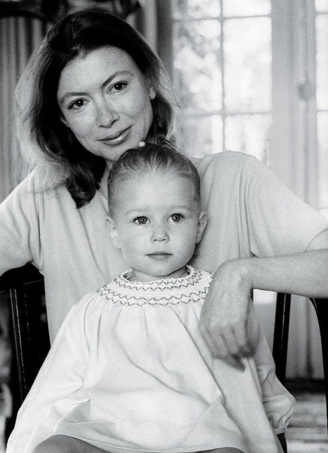 Joan Didion: Life Story and Fabulous Photos of the Legendary American Writer