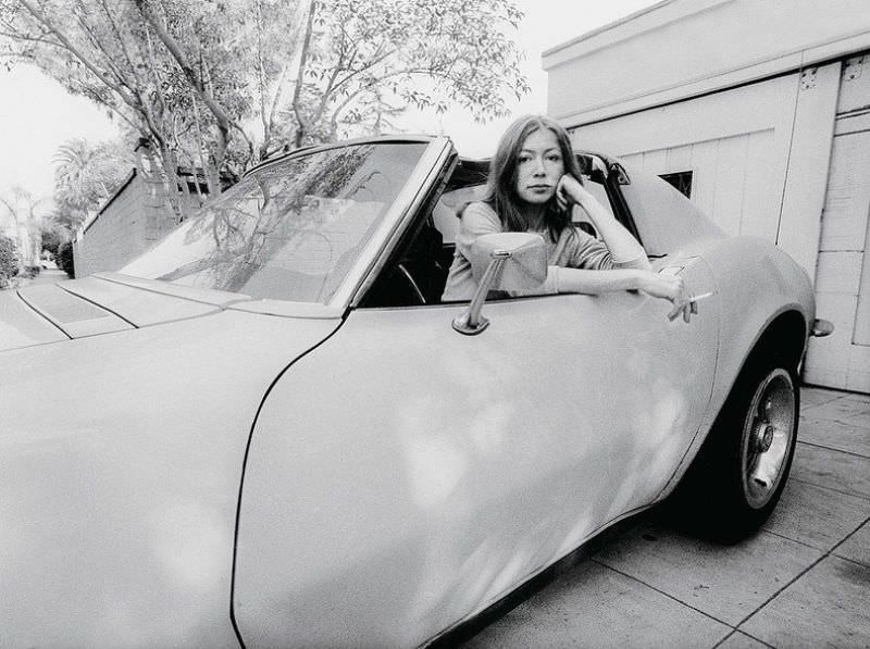 Joan Didion: Life Story and Fabulous Photos of the Legendary American Writer