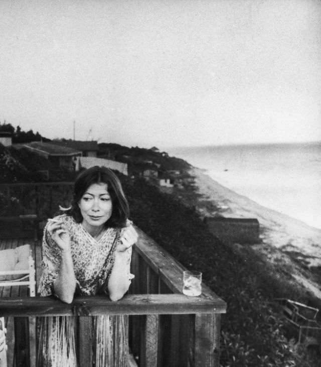 Joan Didion: Life Story and Fabulous Photos of the Legendary American Writer