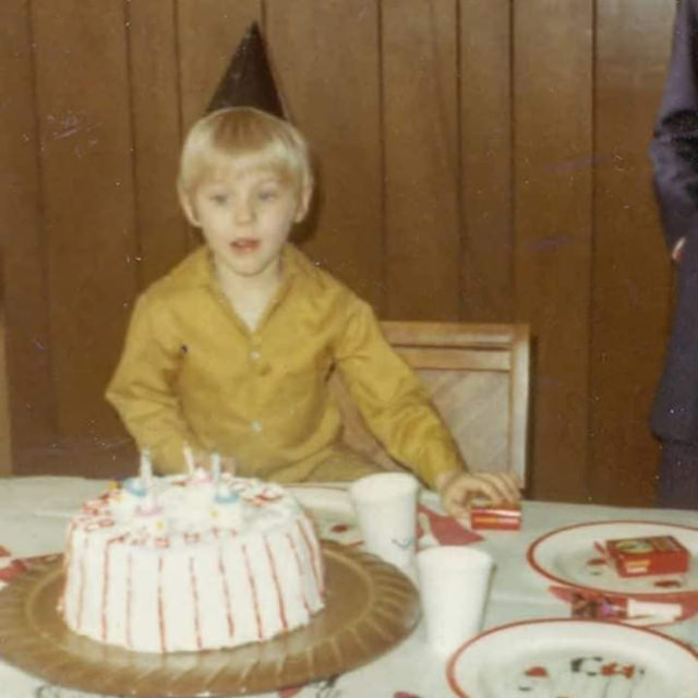 Lovely Childhood Photos of Kurt Cobain that are Too Damn Cute