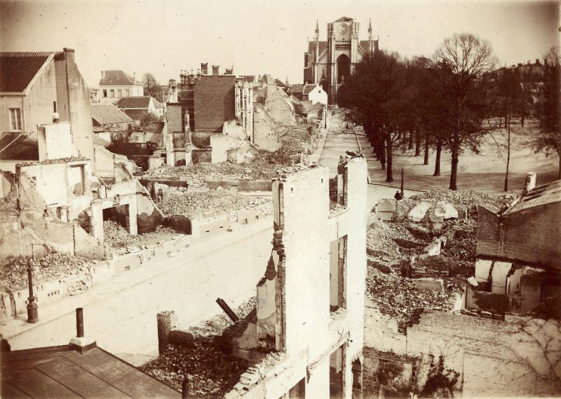 Destruction along Arendstraat to St-Jozefskerk, Leuven, August 1914
