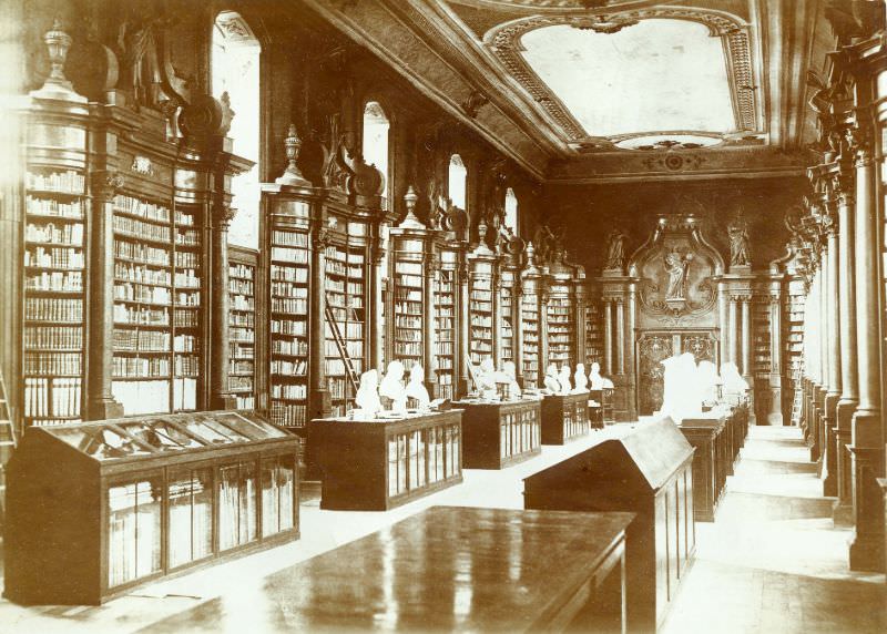 Library wing before the bombing, Leuven, August 1914