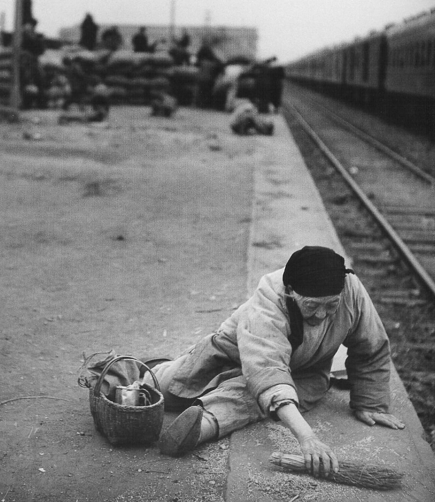 China's Last Days: Fascinating Photos of Life in Shanghai from 1947-1949 by Jack Birns