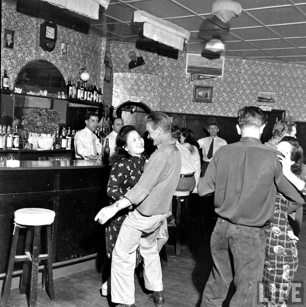 China's Last Days: Fascinating Photos of Life in Shanghai from 1947-1949 by Jack Birns