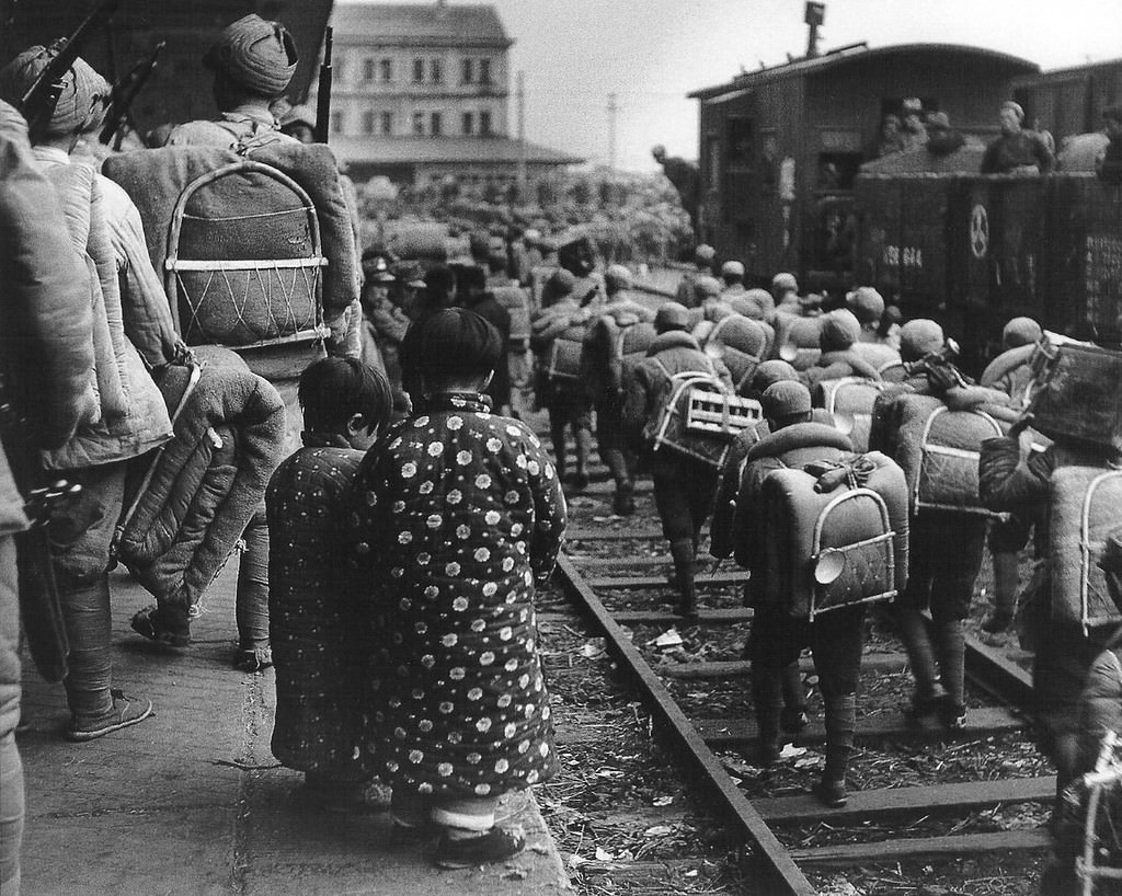 China's Last Days: Fascinating Photos of Life in Shanghai from 1947-1949 by Jack Birns